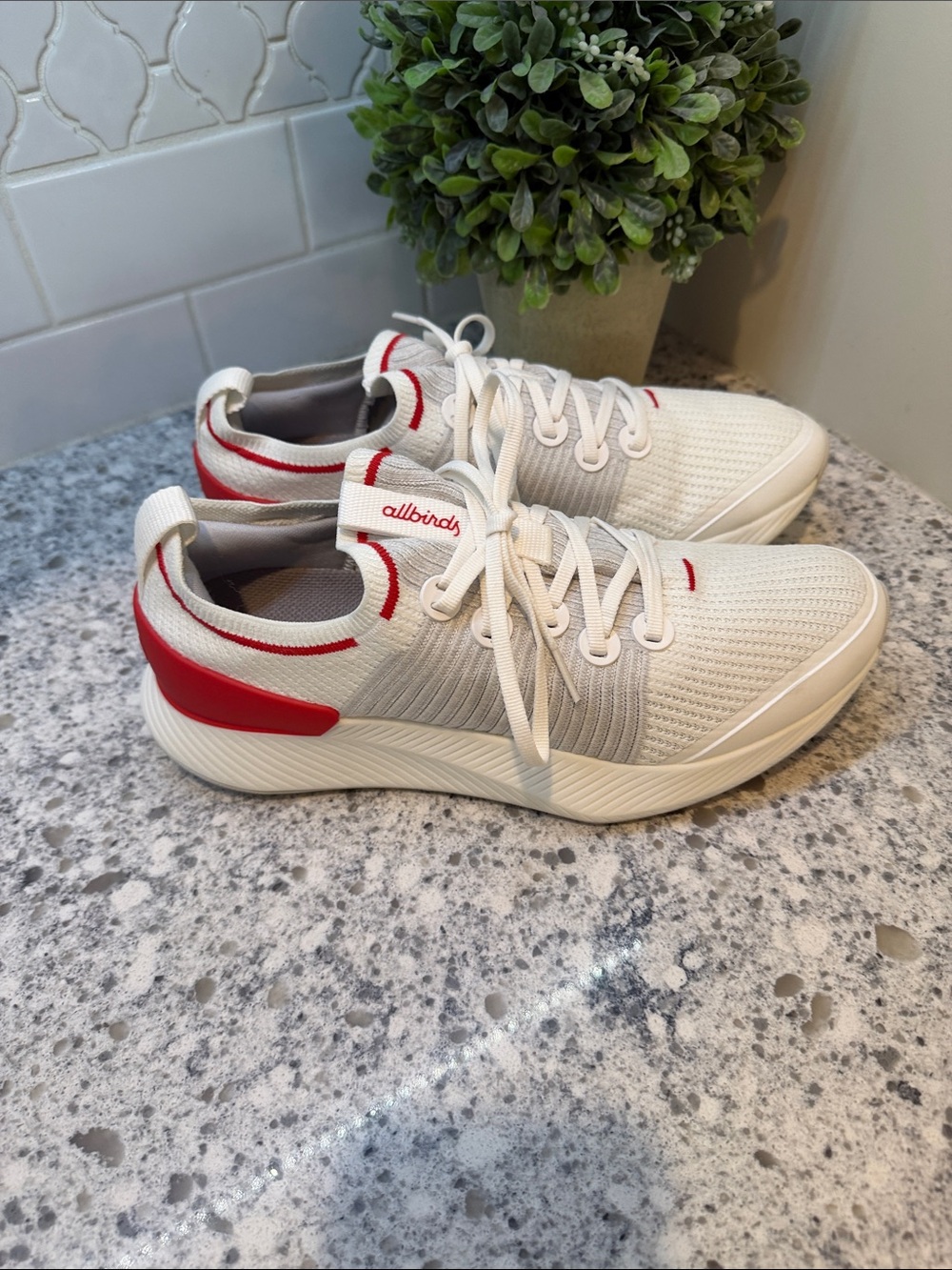 Allbirds Tree Glider women’s White & Red Knit Runner Sneakers size 11 like new